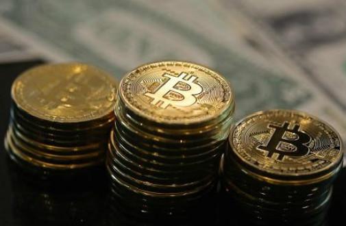 比特币一骑绝尘，引领数字时代的金融革新